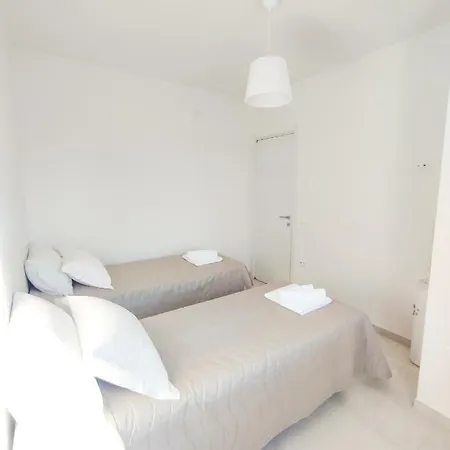 Olive Trees House トッレ・カンネ