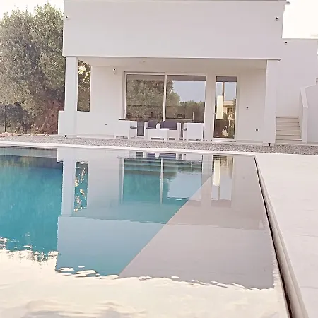 Olive Trees House ヴィラ トッレ・カンネ